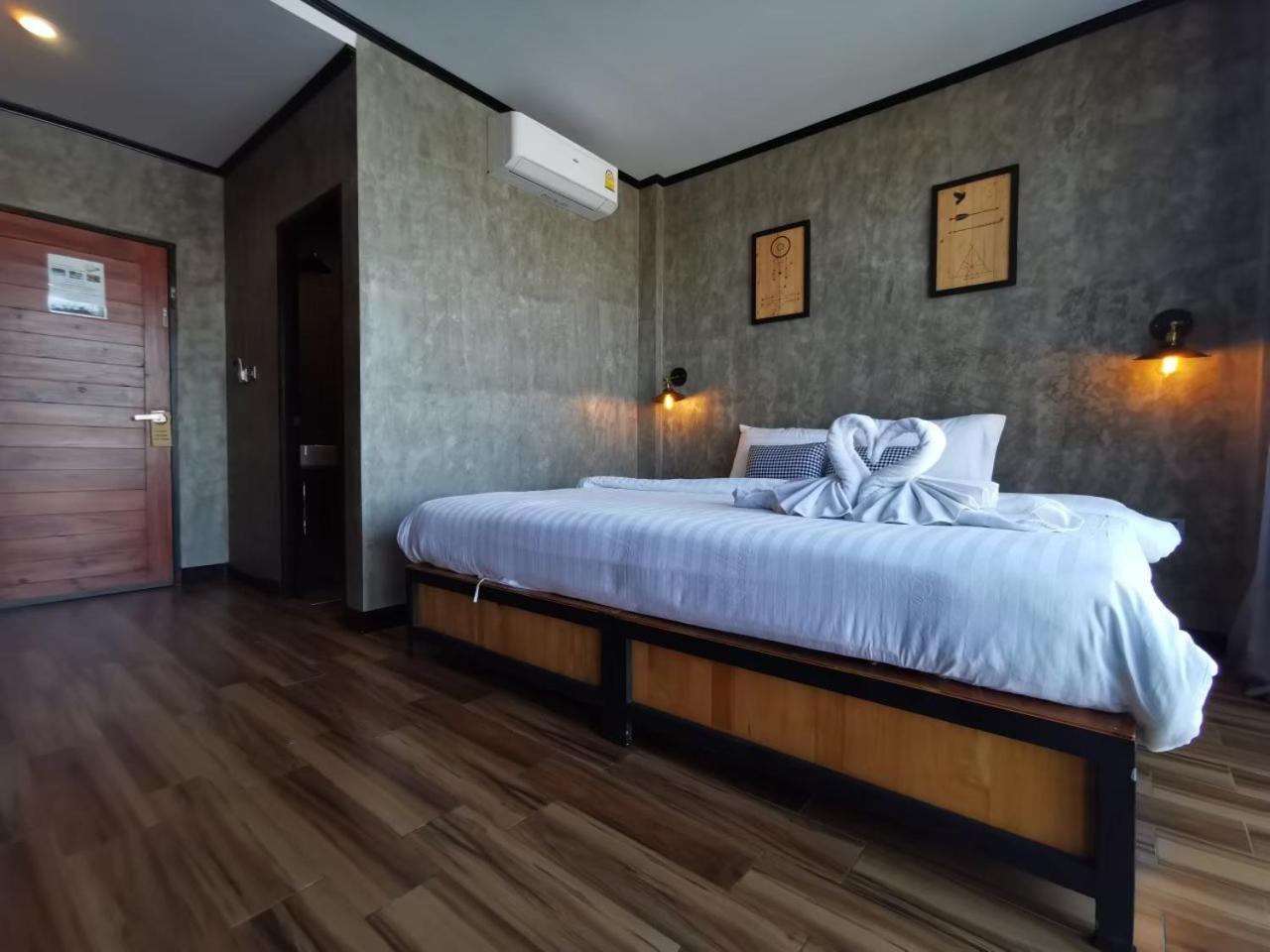 Lanta Chaolay Hostel เกาะลันตา ภายนอก รูปภาพ