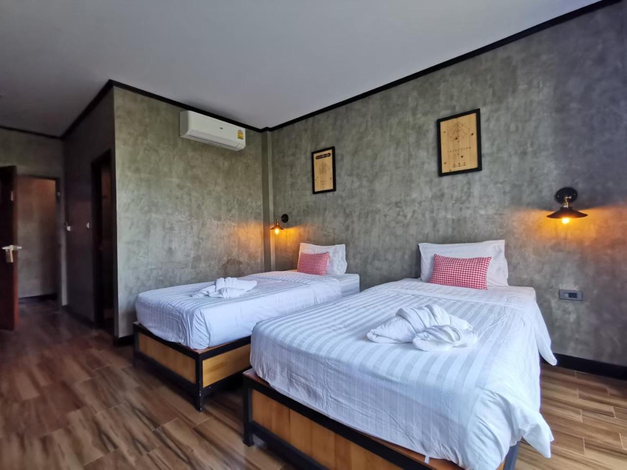 Lanta Chaolay Hostel เกาะลันตา ภายนอก รูปภาพ